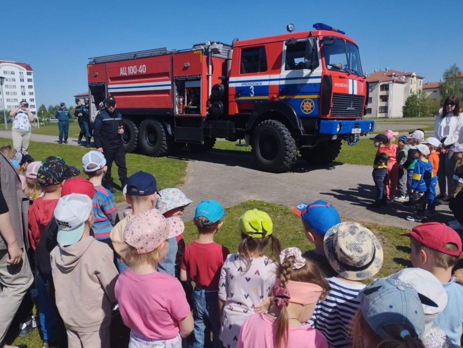 В детский сад приехала пожарная машина!!!