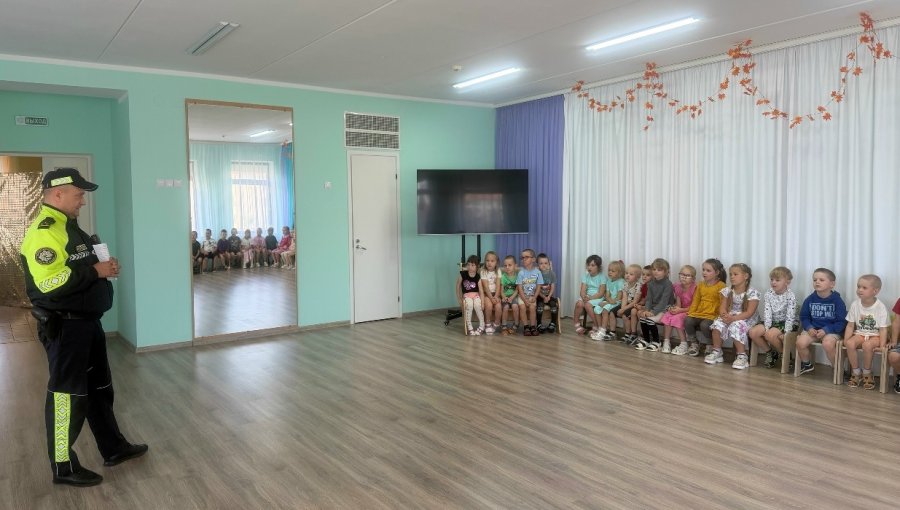 Сотрудники ГАИ в гостях у ребят